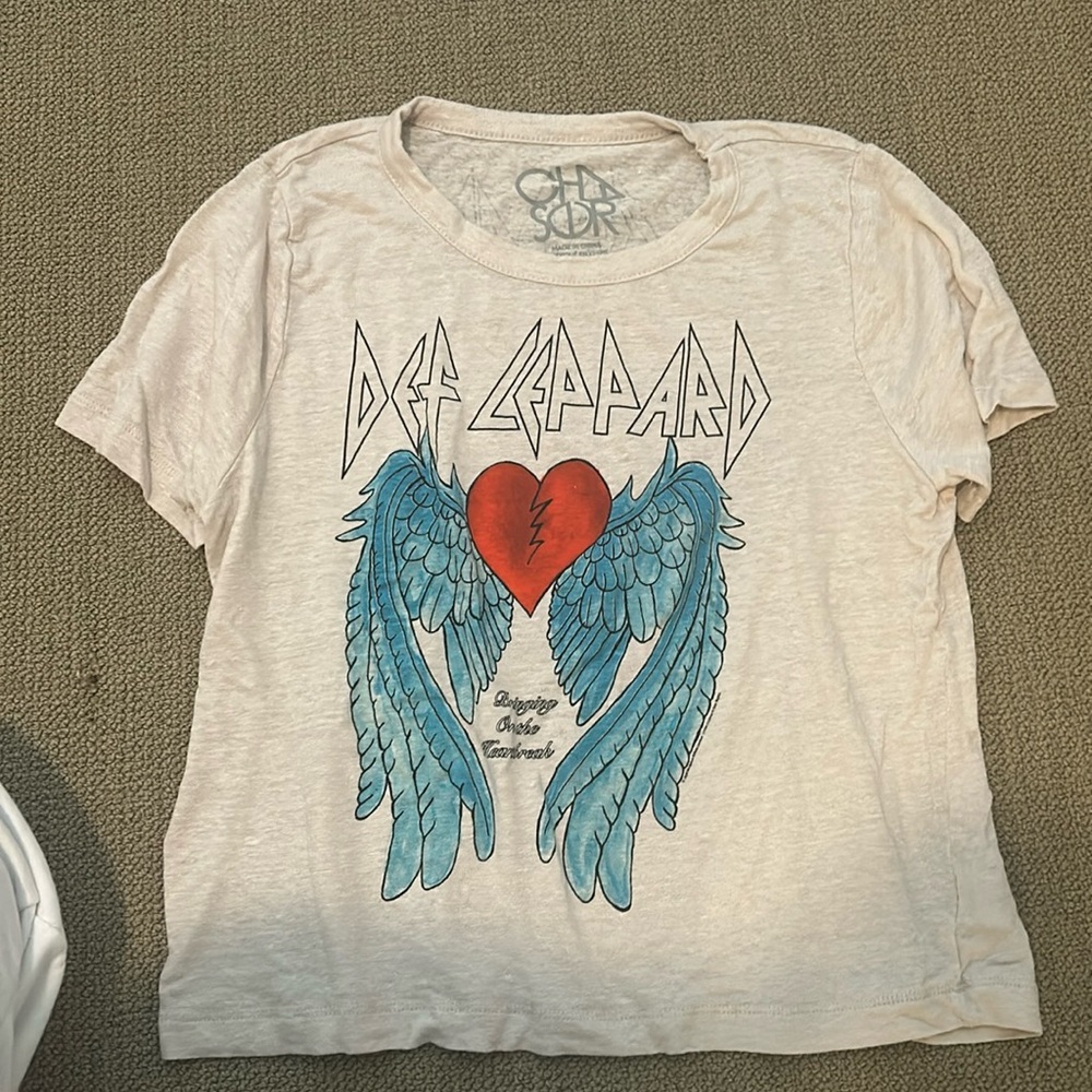Chaser graphic tee def leppard crop top size large, fits smaller!